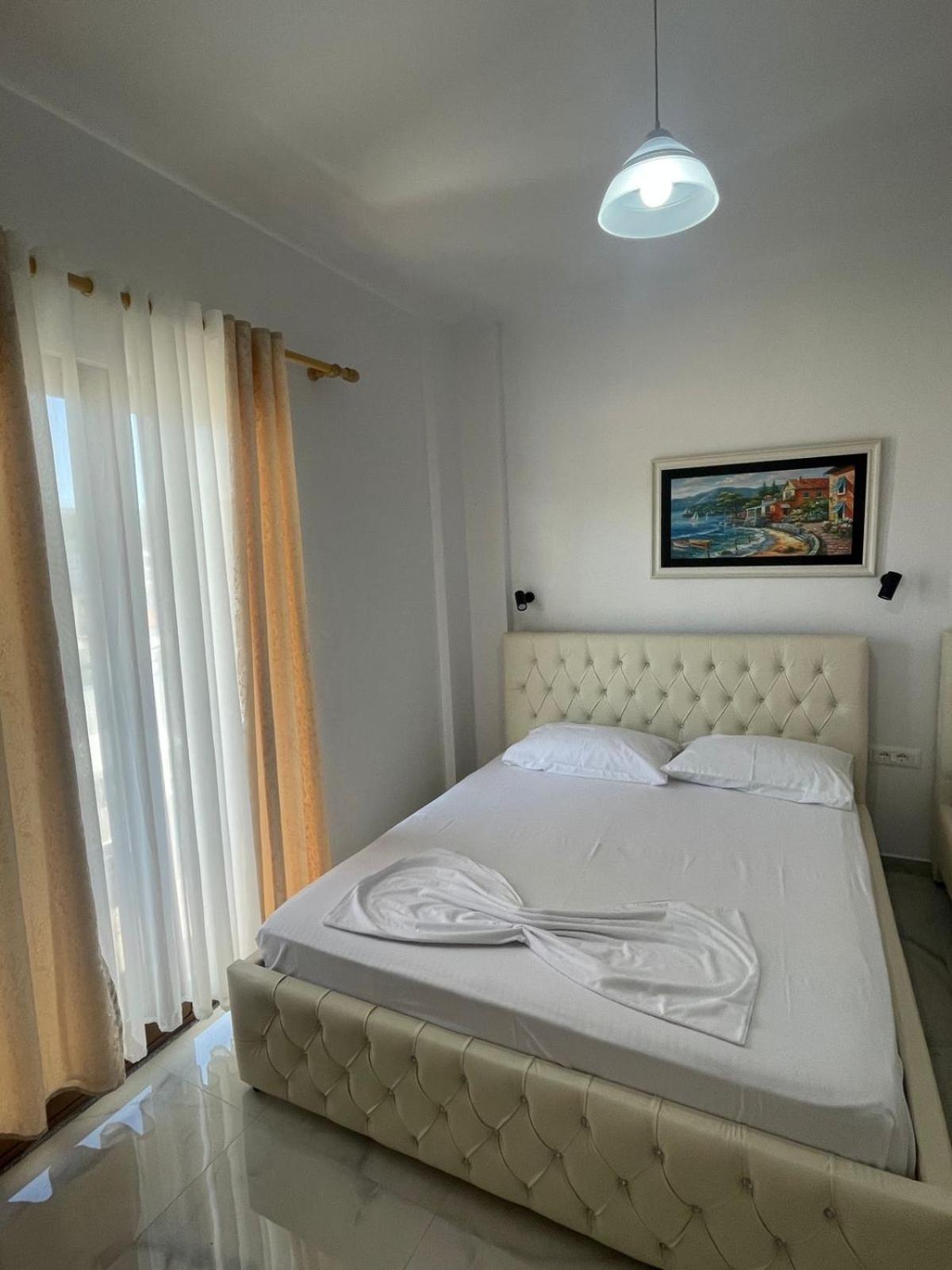 Vila Hergi Sarandë 外观 照片