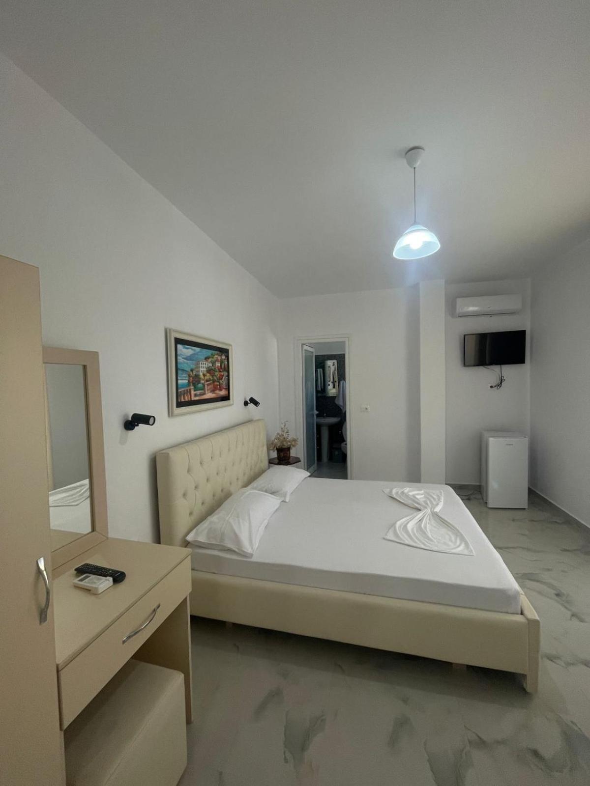 Vila Hergi Sarandë 外观 照片