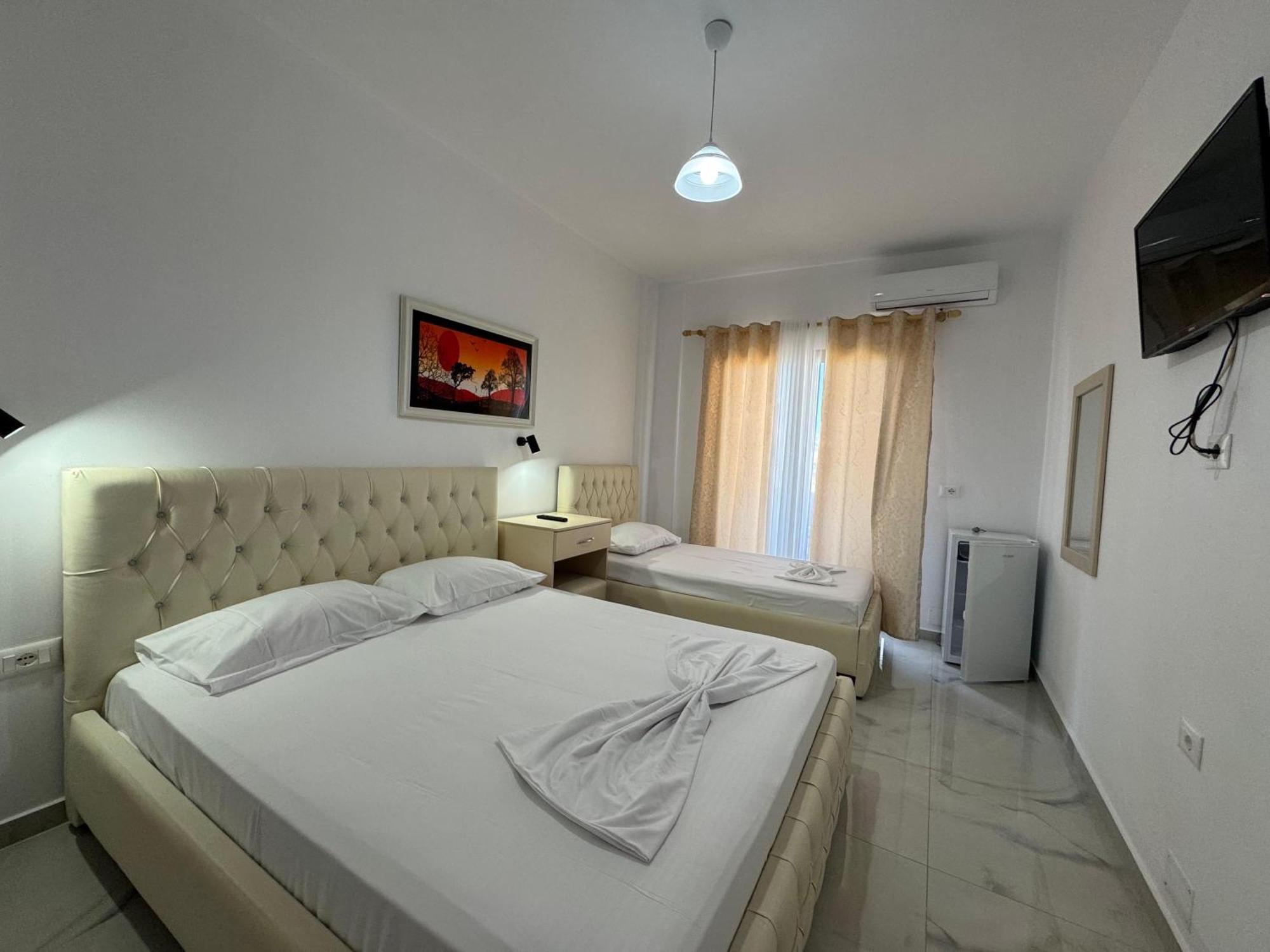 Vila Hergi Sarandë 外观 照片
