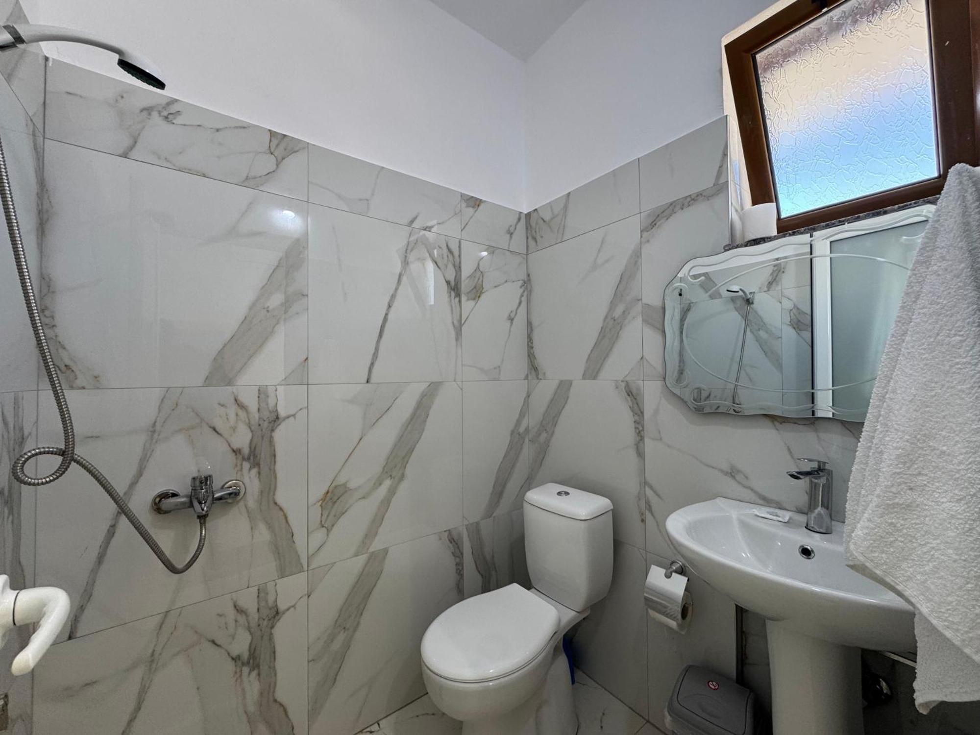 Vila Hergi Sarandë 外观 照片