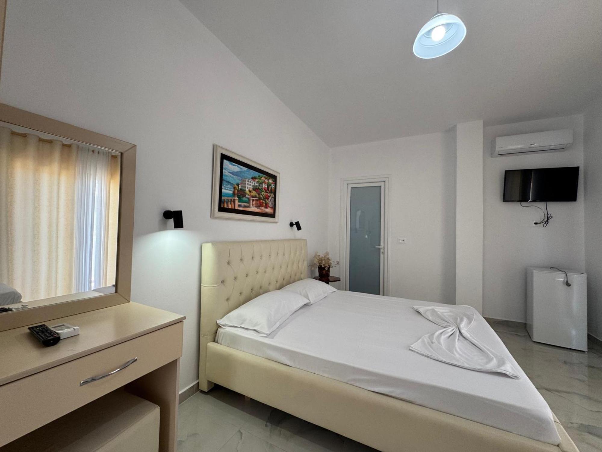 Vila Hergi Sarandë 外观 照片