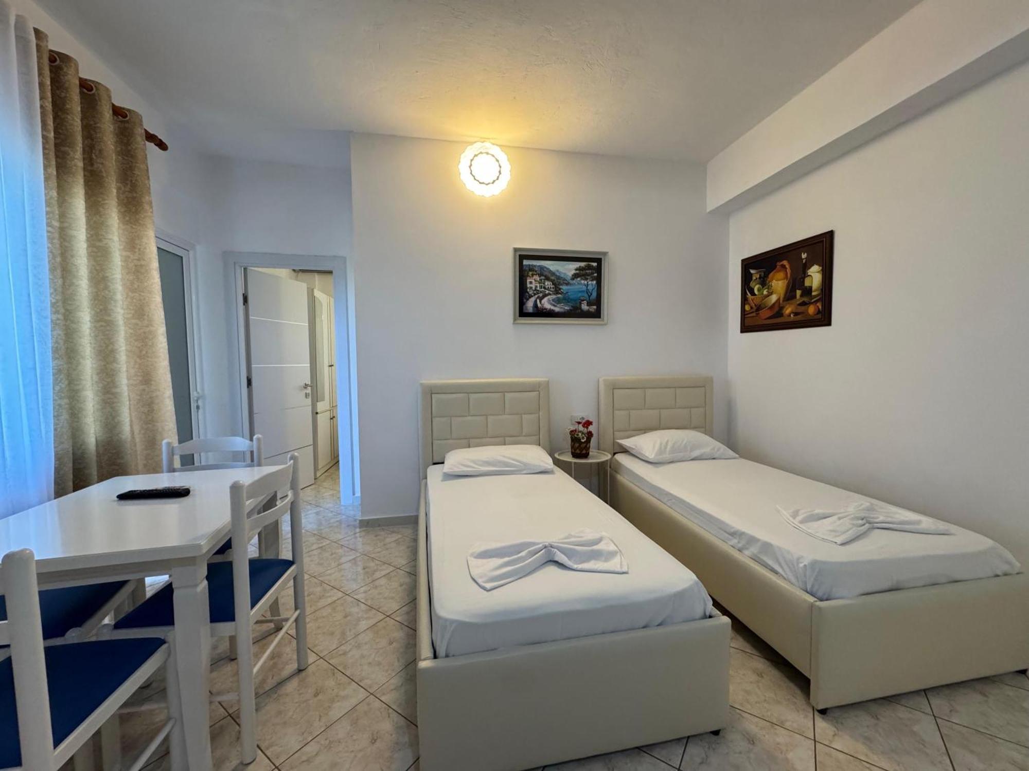 Vila Hergi Sarandë 外观 照片