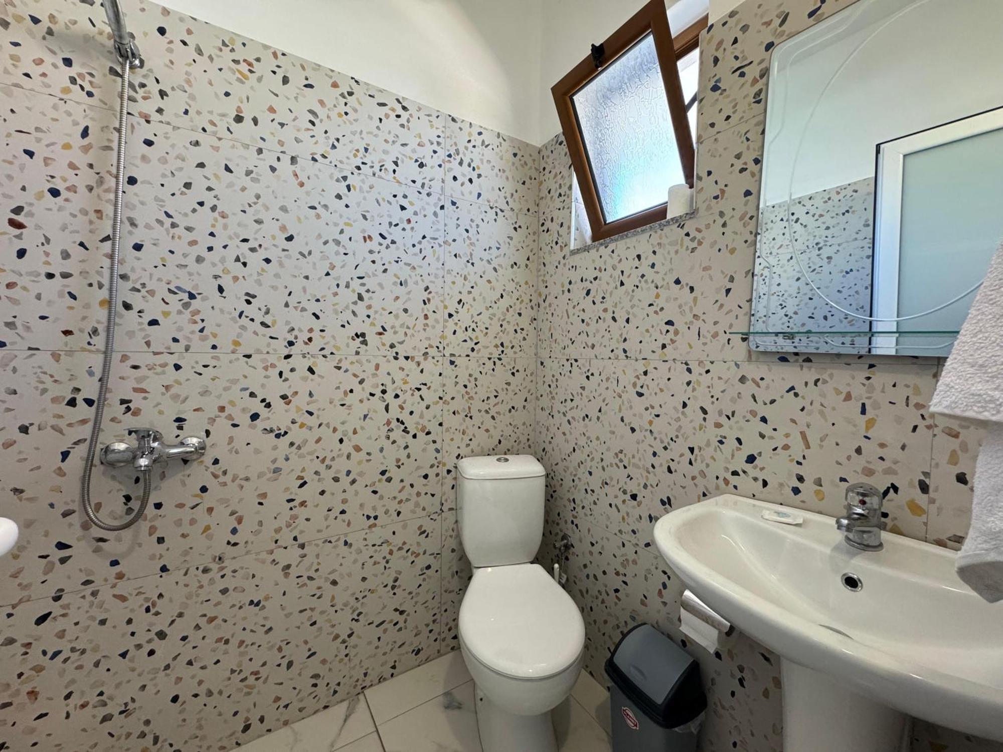 Vila Hergi Sarandë 外观 照片