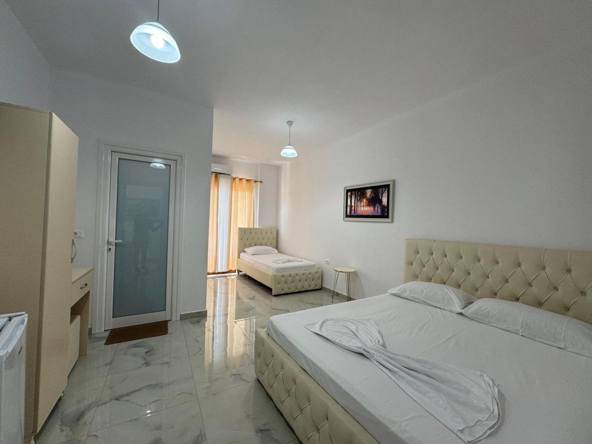 Vila Hergi Sarandë 外观 照片