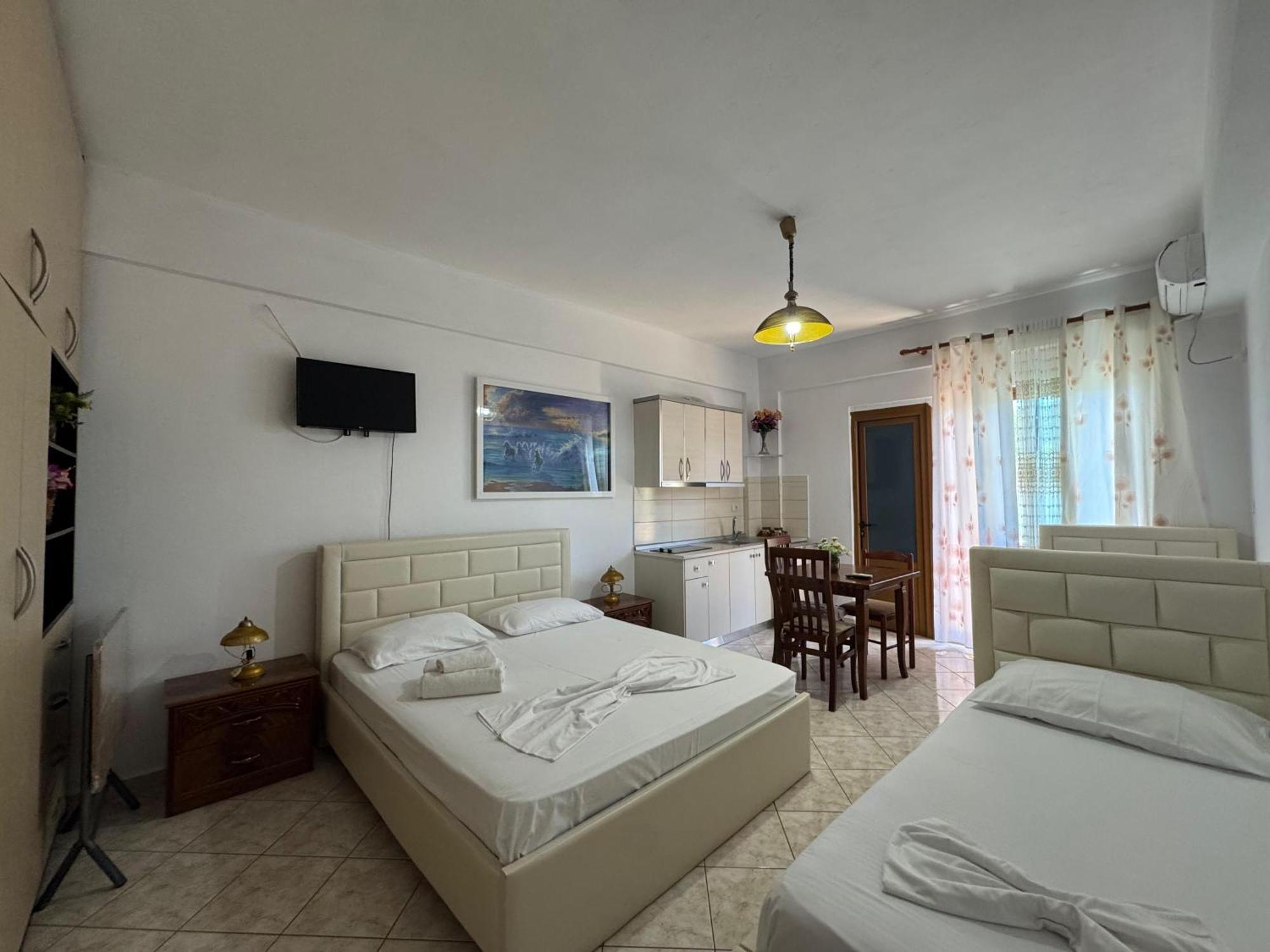 Vila Hergi Sarandë 外观 照片