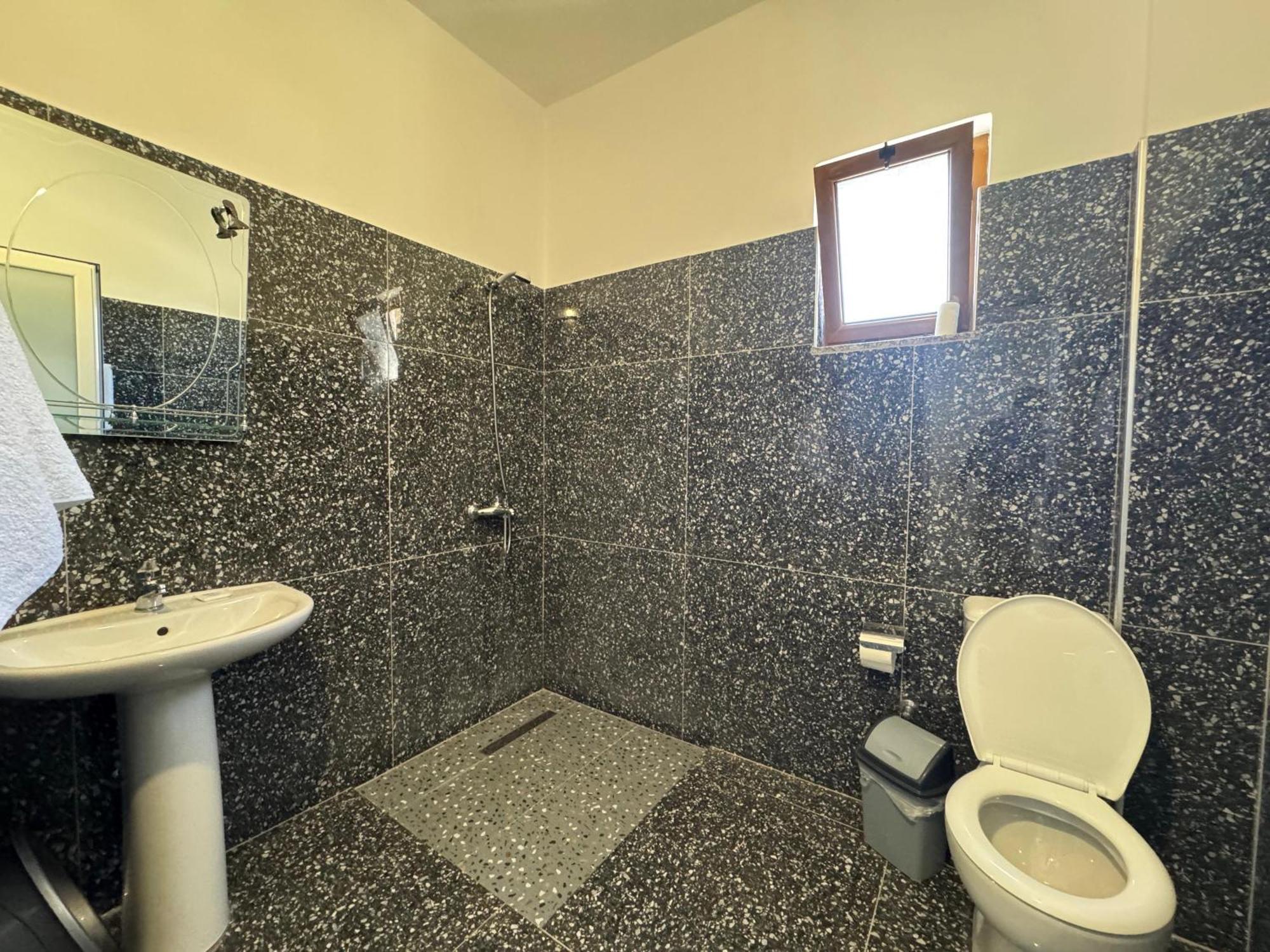 Vila Hergi Sarandë 外观 照片